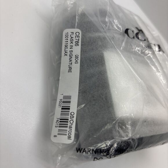 NWT COACH FLASK IN SIGNATURE CE786 BEVERAGE ALCOHOL BOTTLE CASE HOLDER Charcoal - Picture 3 of 7